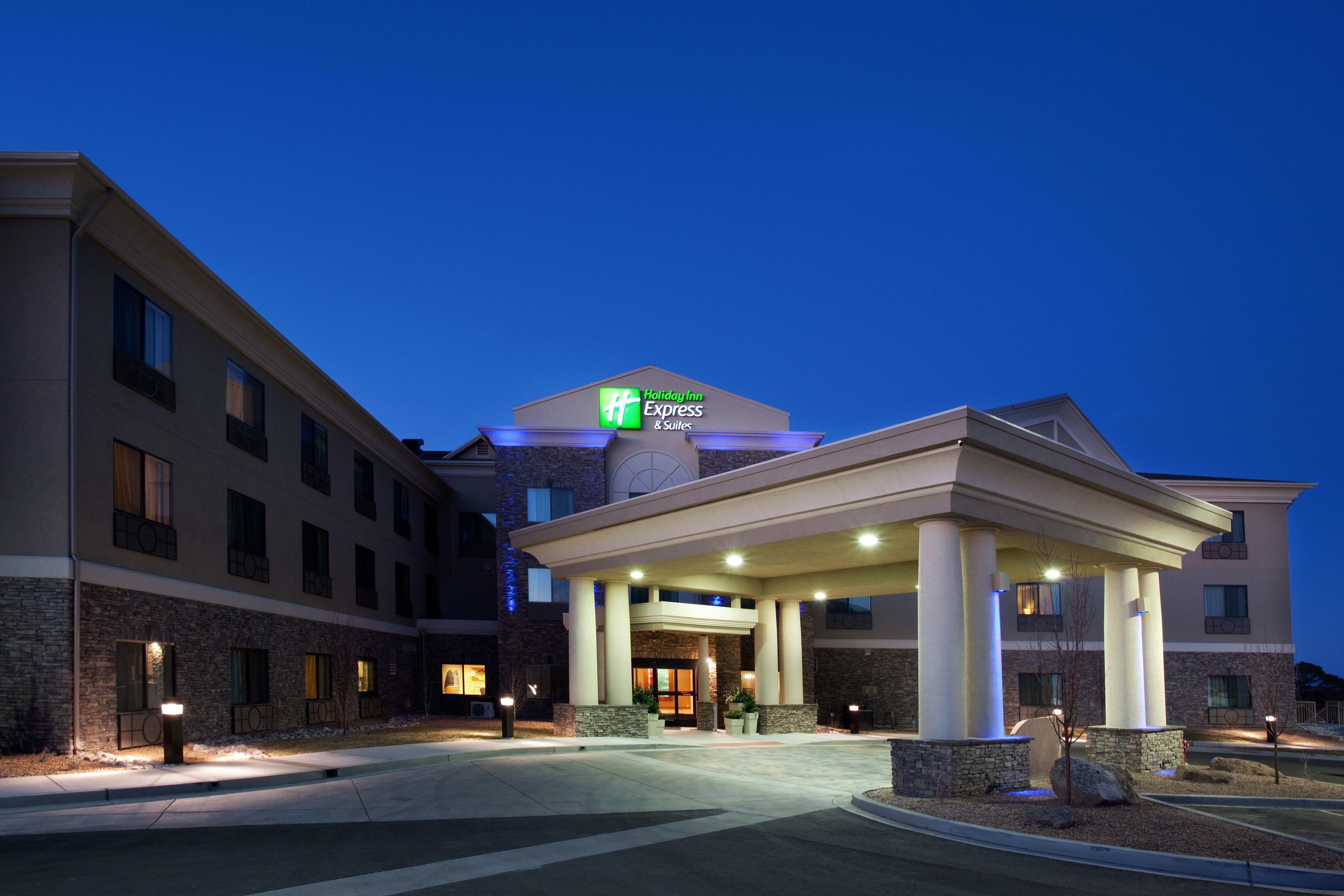 Holiday Inn Express And Suites Los Alamos Entrada Park By Ihg Exterior photo