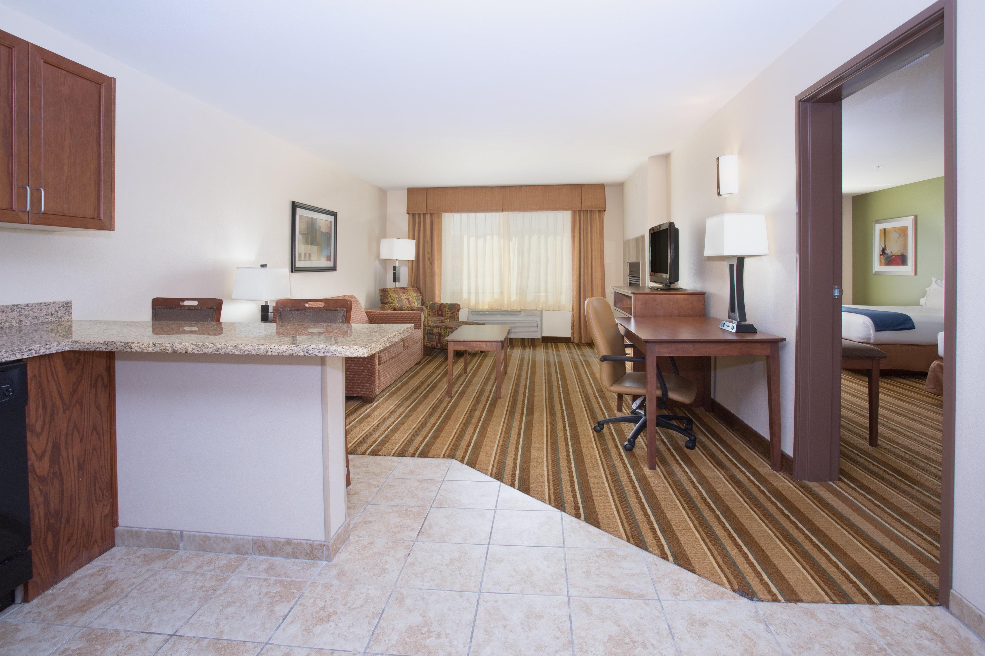 Holiday Inn Express And Suites Los Alamos Entrada Park By Ihg Exterior photo