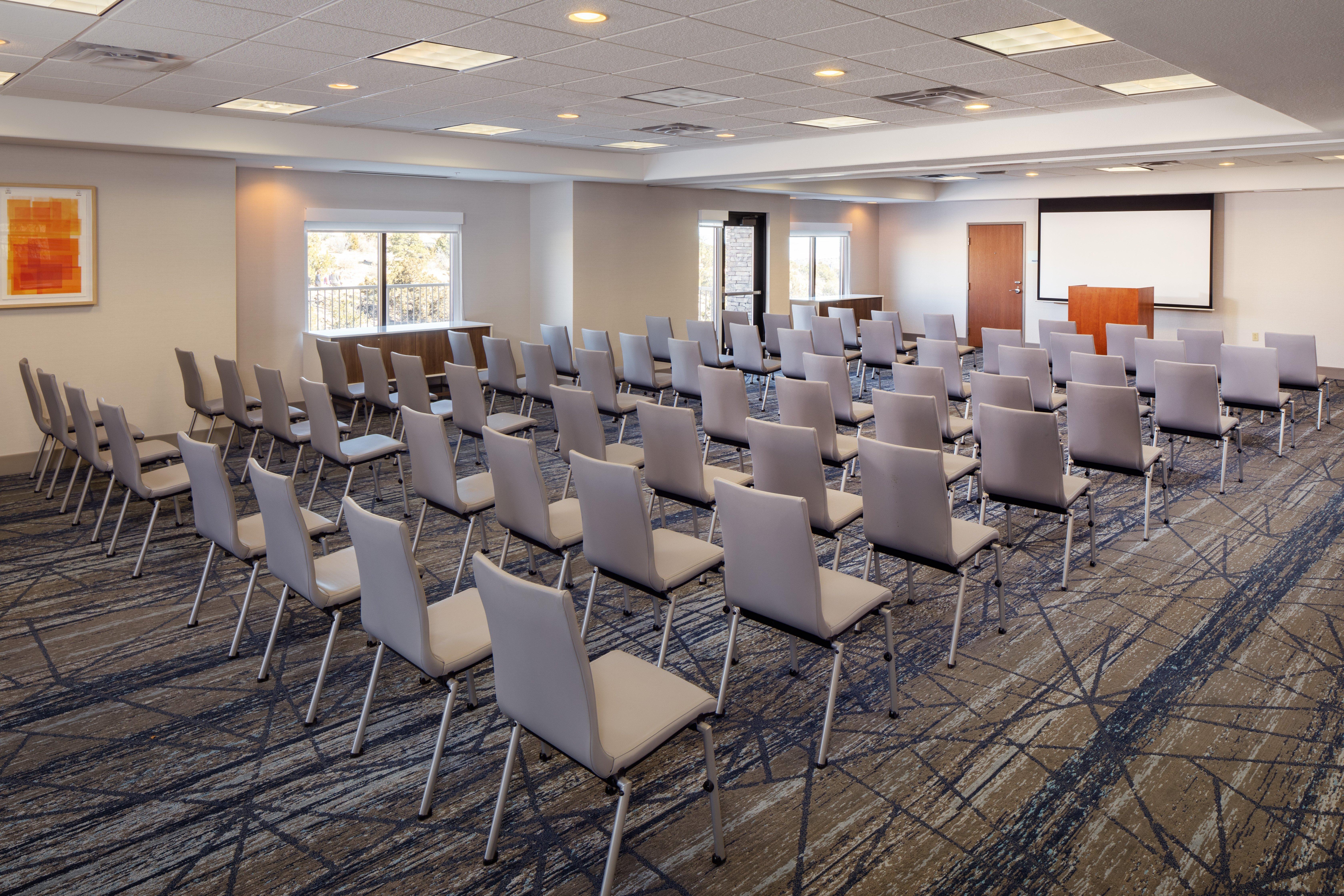 Holiday Inn Express And Suites Los Alamos Entrada Park By Ihg Exterior photo