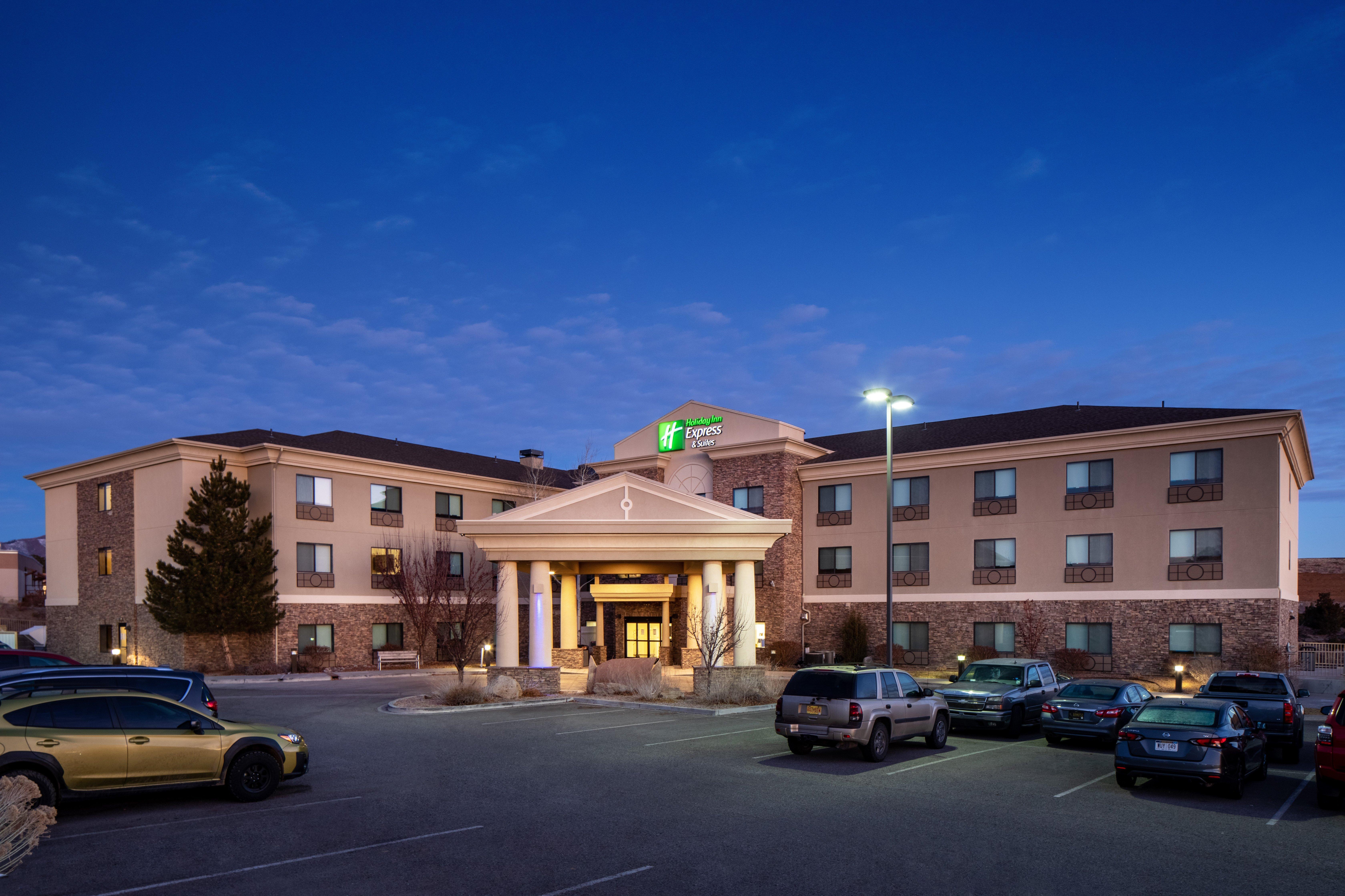 Holiday Inn Express And Suites Los Alamos Entrada Park By Ihg Exterior photo